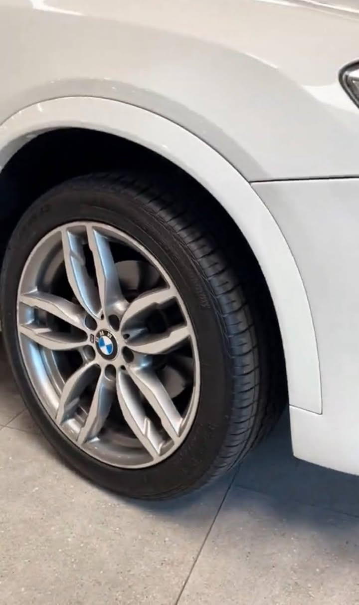 BMW X3 2017 – أعلى فئة |  بالكامل 🤍

🚗 BMW X3 2017
✅ فابريكا بالكامل
✅ راشة جنبَين نظافة
✅ أعلى فئة (Full Option)
🤍 اللون : أبيض
📍 عداد : 190,000 كم
📄 رخصة سارية

💰 السعر كاش : 000000 جنيه

أنظمة التقسيط :

* مقدم يبدأ من 250,000 جنيه
* تقسيط من سنة إلى 5 سنوات
* فائدة 16% سنويًا

📲 ابعتلنا ورقك على واتساب ، وهنرد عليك بأسرع وقت : 01204196499 القاهرة الجديدة, القاهرة


**إذا كنت صاحب هذا الإعلان وتريد حذفه لأي سبب، رجاءا أرسل رسالة إلى الدعم الفني**
