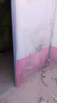 دار زراعي ٥٠ متر للبيع سعره ١٣  وبي مجال قليل مكانه شارع المطار الجديد...