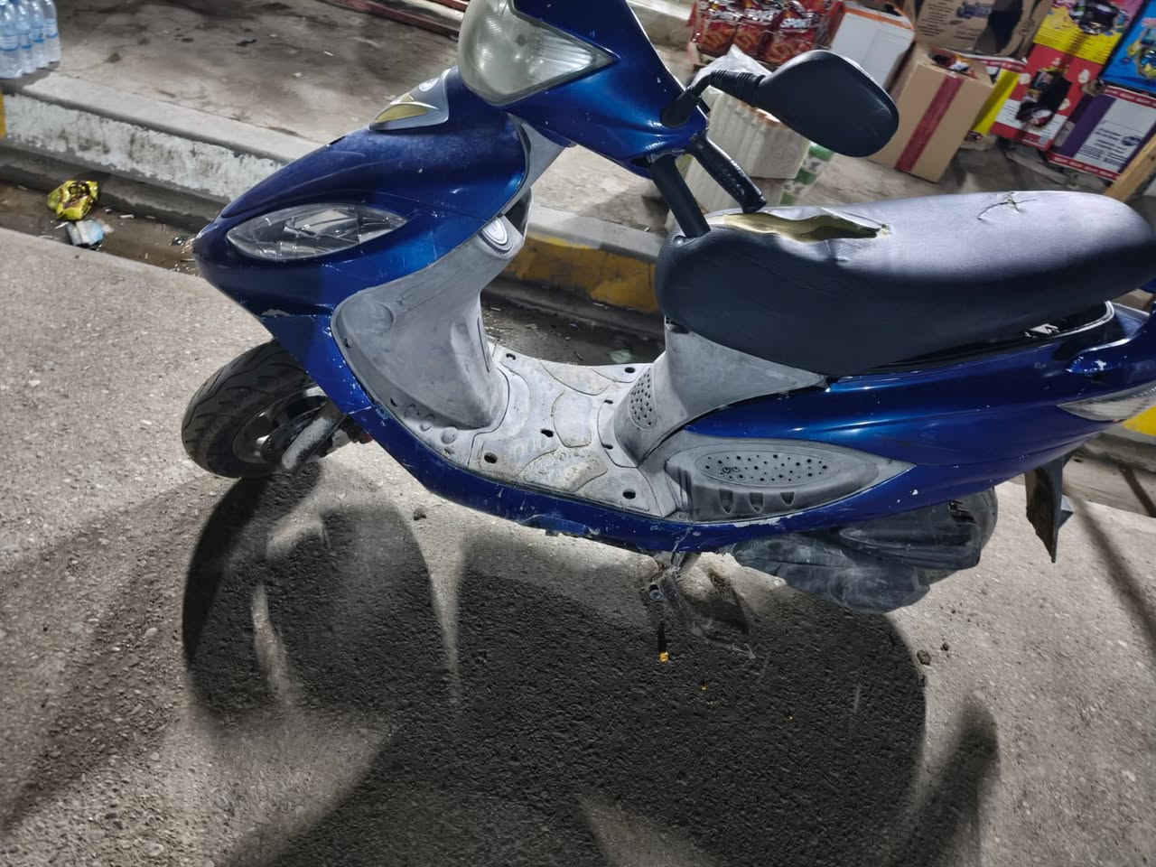 دراجه كامكو للبيع دراجه مابيه اي نقص بس المكينه مفيلسه السعر 750وبيه لشراي الرقم ***********
