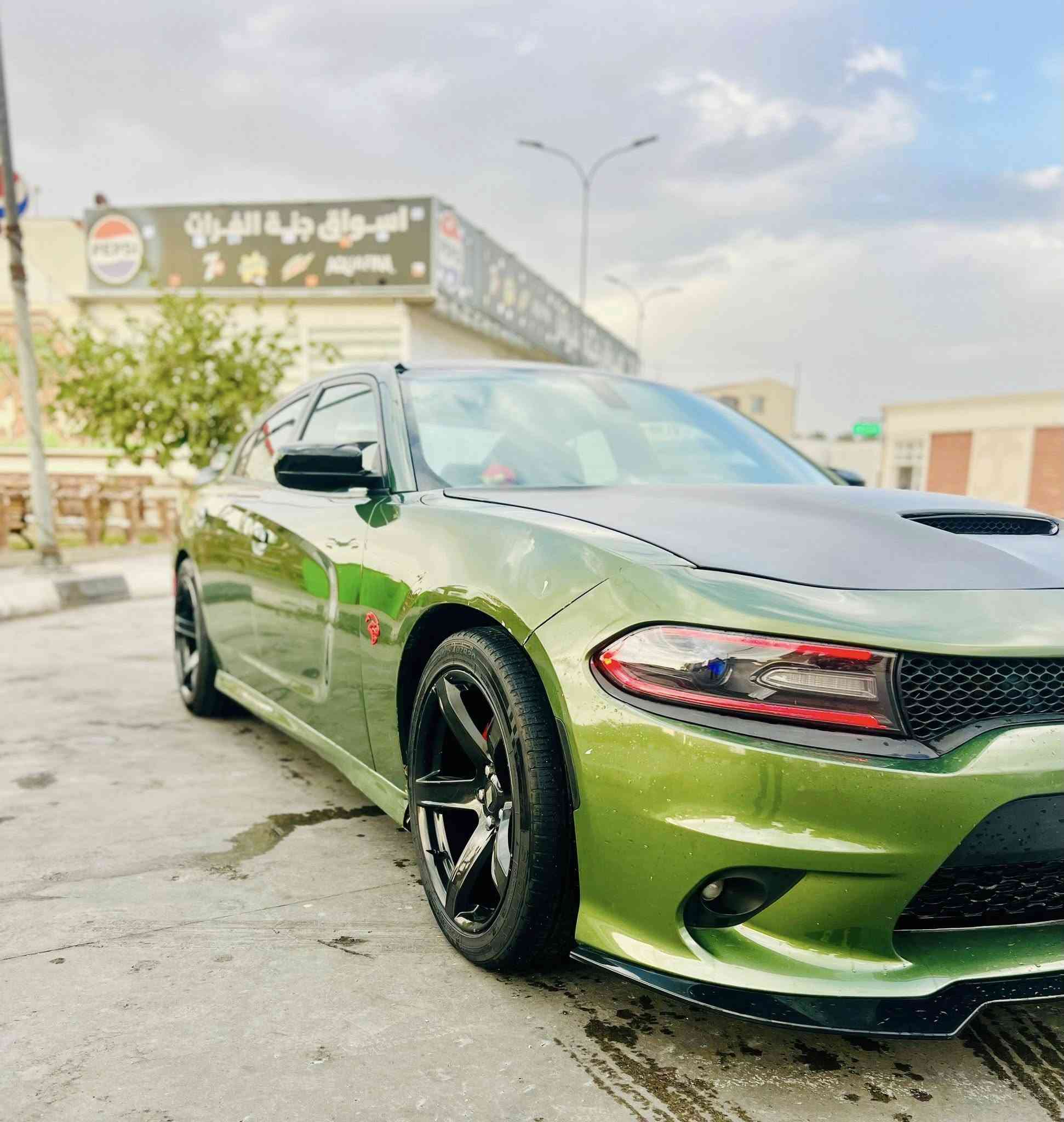 السلام عليكم 

جارجر 2018 اصل 

RT 5700
كزوز بلادي 
رقم بغداد بسمي تحويل مباشر
سياره بدون حادث 4 قطع سرقه وقطعه رش فقط 
بدون ايرباك سياره جديده ومتعوب عليه كلش 
مكانه بابل 
السعر 196 وبيه مجال 
***********
***********
