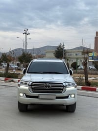 لاندكروزر جي اكس ار • ٢٠١٦ • ١٤٠٠٠٠ كم