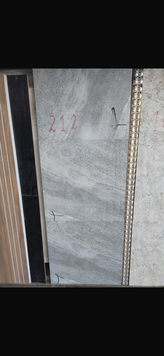 السلام عليكم ورحمة الله وبركاته تم وصول وجبه جديده من البورسلين الحامضي والكراجات الحامضي باسعار مناسبه جدا 
جمله مفرد 
العنوان بابل المسيب قرب طريق الشمامره 
للستفسار الاتصال على *********** واتساب
