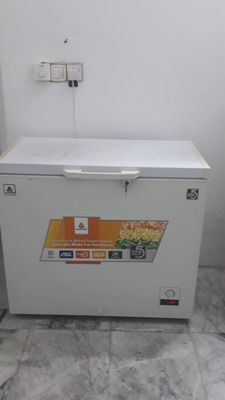 ثلاجه لبيع ٢٥٠ الف جديده جدا العنوان  للإستفسار الاتصال على الرقم ***********
