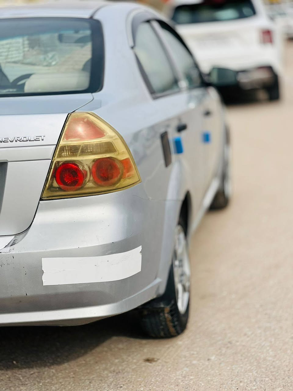 سلام عليكم افيو موديل 2013 سياره جاهزه سنويه ماصقطه بيه باب صبغ بدون دواخل دوشمه جديده ارضيه جديده تخم تاير حداديه جديده امامي خلفي مكينه كير جدد السعر 68 وبيه مجال قليل *********** *********** وتساب فقط اسيا
