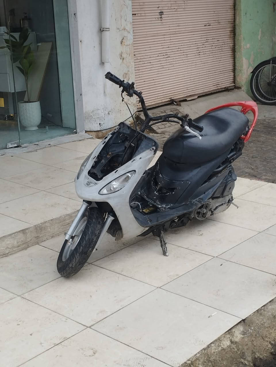 سلام عليكم ماكس منغولي  2008بوشه 55 صالصنه بلادي محرك كاتم اي عيب ما بيها شلعه معدل  للبيع او مراوس السعر 250بيها مجال 
مكاني قادسيه الثانيه شراي خاص او رقم ***********
