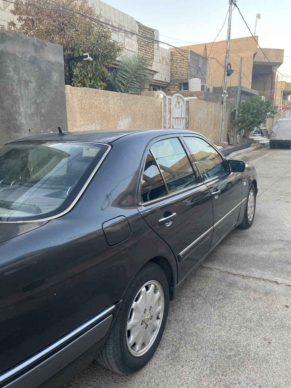 سلام عليكم مارسيدس ام عيون للبيع فقط
مديل 1997
محرك 320خراطيم
كير D4
كشنات كهرباء شغال   
كشنات خزن ميموري
غرفه جلد
مري تحكم كهرباء 
تبريدقطعتين 
برده خلفيه
تبريد ثلج 
رقم بغداد دولي بسمي
سياره خير من الله
مصبوغه عام للجماليه فقط
مكان السيارة الكوت

سعر 75 وبيها مجال

***********
