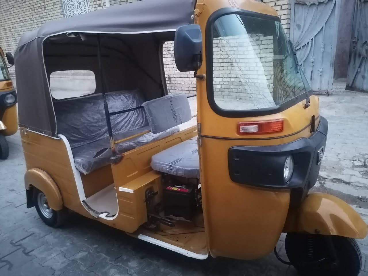 تكتك عشرين اوراق وكيل شاكر ابو المجر  
السعر 5.   550  هاذ رقمي مامتواجد بلفيس 
***********
