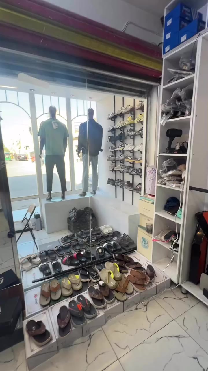 جام خانة عدد 2 الارتفاع 3 والعرض مترتين وحدا بيها.  باب والثانية بدون باب ماطور جديد قفل جديد غيرت ديكور.  وريد ابيعهن مكاني بغداد كفءات العبيدي


**إذا كنت صاحب هذا الإعلان وتريد حذفه لأي سبب، رجاءا أرسل رسالة إلى الدعم الفني**