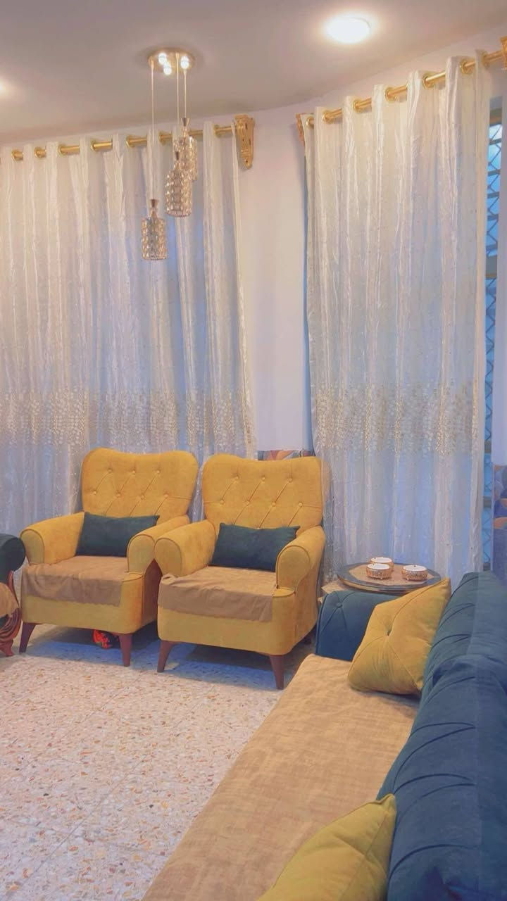 السلام عليكم تعلن شركة الجبوري للعقار والمقاولات العامه عن بيع دار ملك صرف زراعي سند 25 في منطقة الاسبع ابكار قرب منتزه الهبي دي خلف صيدلية نوال بناء حديث درجه أولى كامل الاخدمات
1 المساحة 100 متررر 
2 الواجه 5 مترررر و70 سانتيم 
3 النزال 19 متررررر
4 عرض الفرع 6 مترررر 
5 السعر 220 مليون 
يتكون من طابقين وستاره وبيتونه 
عنوان الشركة الكريعات الكويتي شارع حسينية ابي تراب قرب فلكة القرغولي استفسار اتصال على الارقام التاليه 
*********** أبو صكر الجبوري 
***********
