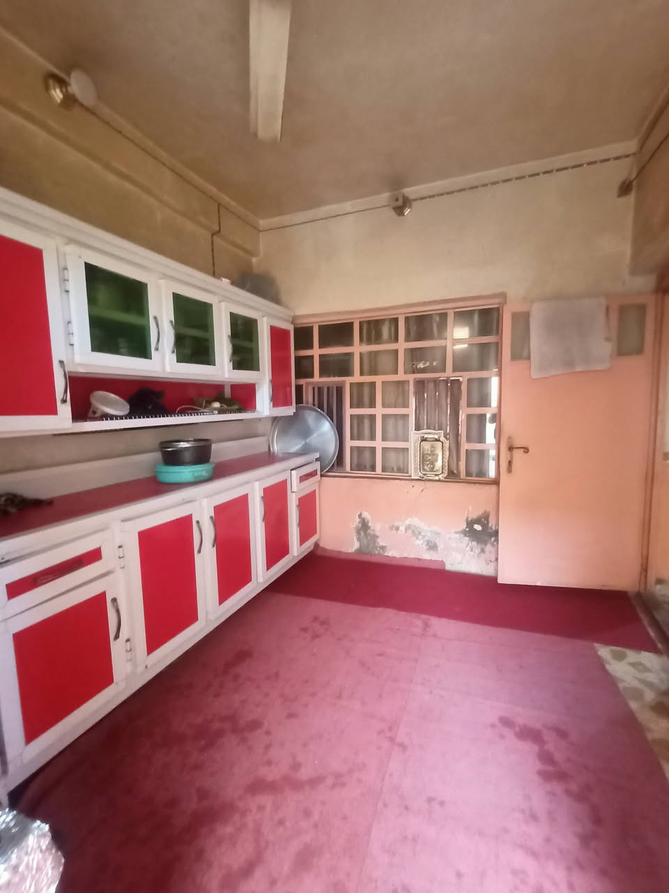 بيت تجاري للبيع في النجف الجديده الثالثه سوق حنون مساحته 188 بيه أربع محلات طابو صرف لتواصل ***********
