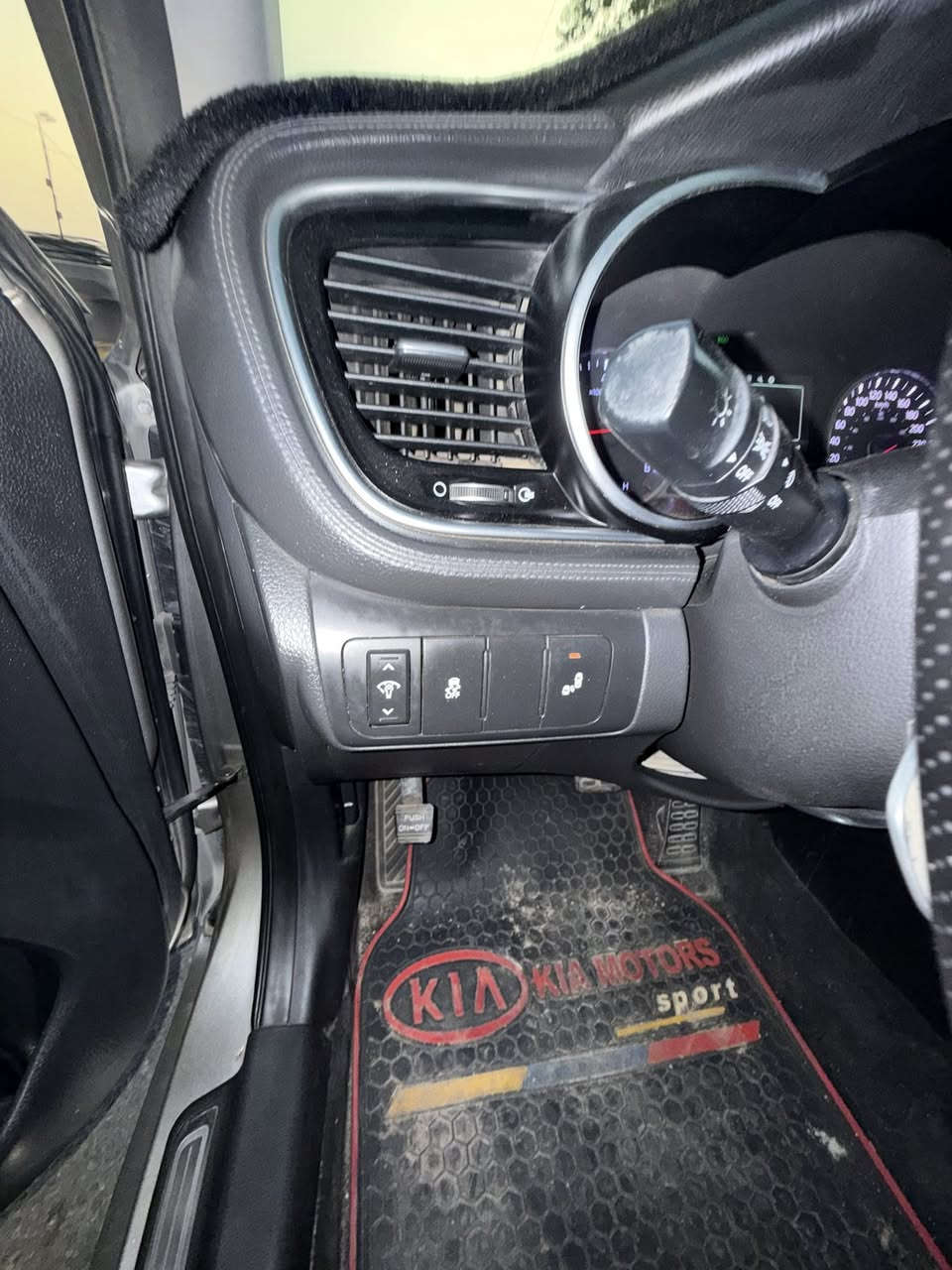 للبيع موديل 14 كندي فووول لخير محرك تيربو بيها بس بنيد بيه جراد وسعرها 110 مجال بصيط رقم هاتف ***********
