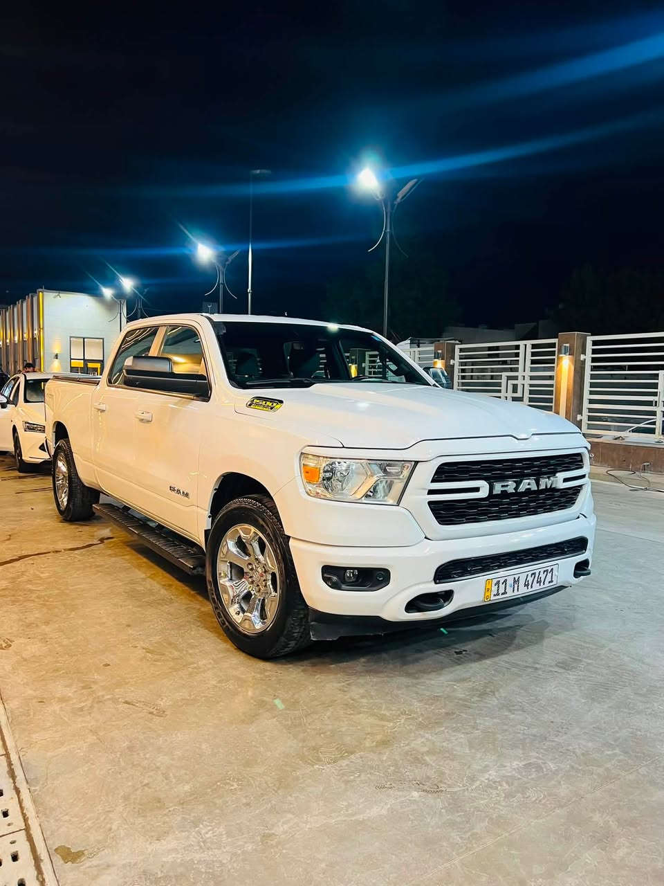 دوج رام 2022 هيـمي وارد امريكي
مواصفات بك هورن فول ماعده الفتحه 
باب طويل 4x4 فئه 1500 شاشه صغير
بجم كبس 
تبـريد ثلج كير مكينه وضع لوكاله ماشيه 94 الف
شرط التحويل السعر 275 
رقم الهاتف *********** مكاني بغداد الرصافه
