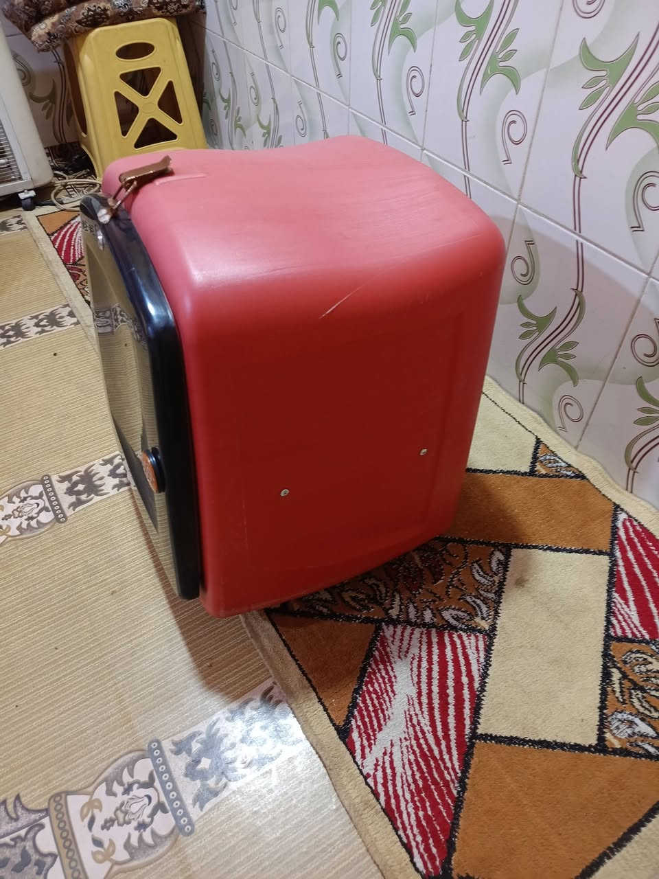 السلام عليكم صندوق للبيع مكانه قبله سعره 35 في مجال ***********
