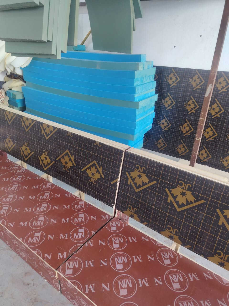 عمل الاتخم والدواوين شغل درجة اولئ عمل حطاطة  سفنج قماش خشب بلوك بلاويد الاسود سفنج هاي اكسترا قماش ع اختيار والشوف ..الاستفسار والاتصال علئ الرقم ***********
