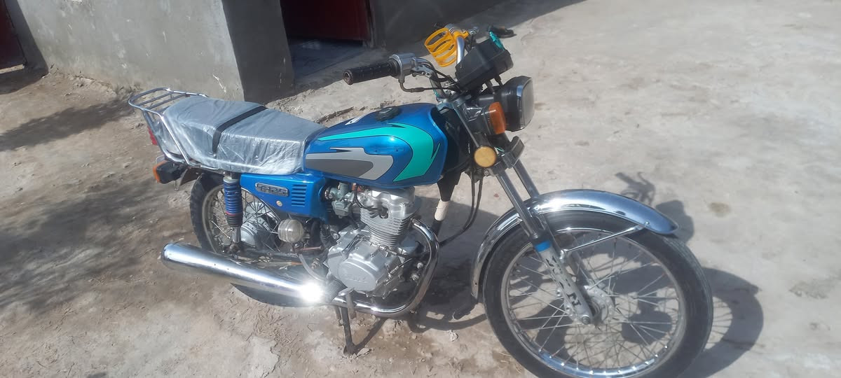 سلام عليكم  دراجه البيع  ناما 21 وراق اصولي   محرك مفتوح   دراجه   كرهبيات  شقاله  سعرها 700 50
وبيها مجال  الرقم ***********
