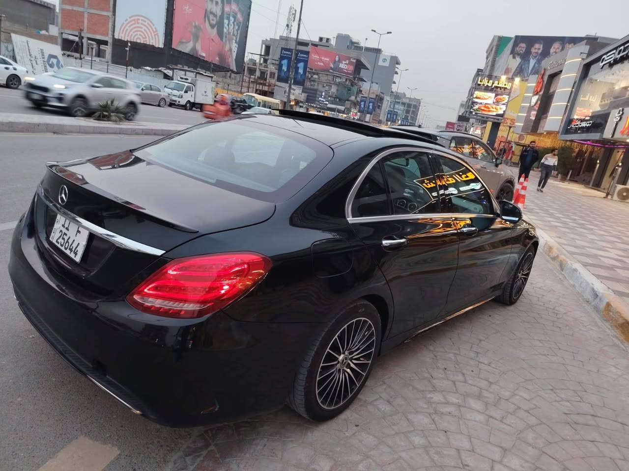 مارسدس موديل 2019 امريكي C300 السياره جديده كلش فتحه سقف سلايد بجم عدسات زنون رادار جانبي نصام ترحيب اضويه جانبيه بليدات مال باب 5 بصمه دخول ذكي صندوق كهرباء كامره خلفيه دوار نضام اطفاء المحرك ذاتي ايكو ويل كب بلادي حجم 18 تخم تاير جديد تحكمان استيرن شفتات استيرن تبريد قطعتين هند بريك كهرباء انضمه قياده متعداده كشنات خزن كهرباء وخزن  كشنات تدفىه الامامي تبريد قطعتين ستيرن كهرباء لد نهاري رادار جانبي والمرايات الجانبيه قلابه السياره جديده كلش بدون ايرباك حادث جاملغ امامي ايسر ومصبوغ البنيد بدون تعديل صبغ مطابق لون كير ومحرك جديد مكفول من الفتح صفر مسج السياره تخبل احلا من الصور جديده كولش شاشه جبيره وكلشي بيها ع وضع الشركه مابيه اي نقص رقم بغداد تحويل مباشر 
السعر 25 الف دولار بيه مجال للاستفسار الرقم *********** خط 
واتساب ***********
