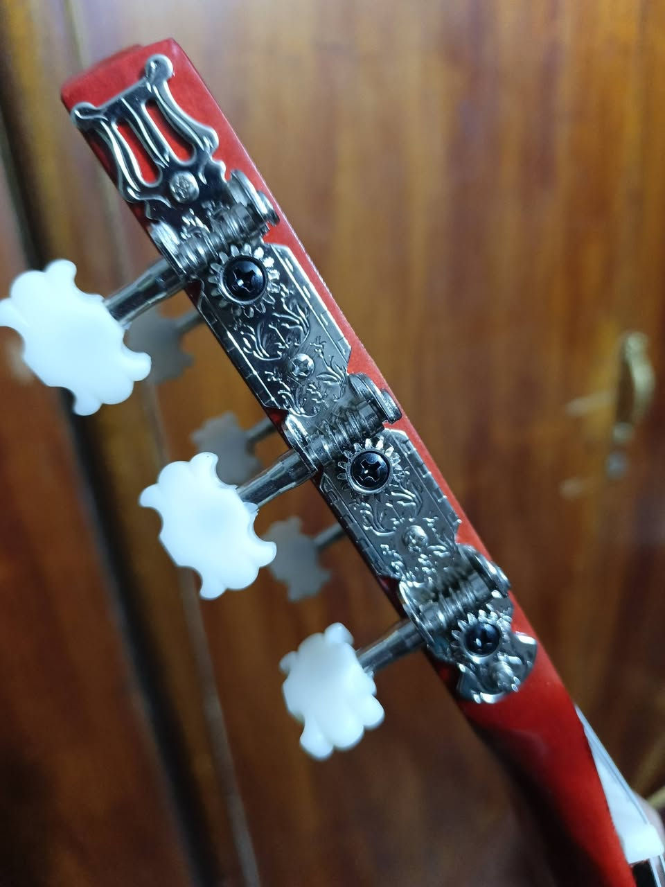 السلام عليكم

غيتار كلاسيك للبيع مع ملحقاته ( حقيبة+ وتر احتياطي) في كربلاء حي العامل 

السعر ٦٠ 

للتواصل خاص او واتساب على الرقم (***********)
