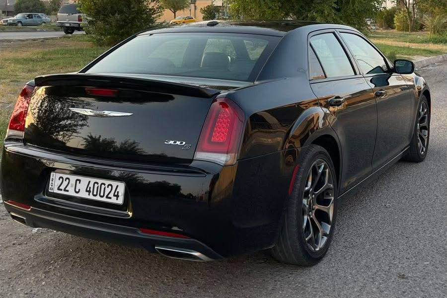 اوباما 2016 S فول كندي كلين بدون ضرر
رقم اربيل ب اسمي 
ماشي71 الف ميل حقيقي 
محرك V6 3.6 بانوراما شفتات  ستيرن سبورت بالگير وبالدشبول سستم صوت ودمام بالصندوك بلادي كشنات حظن وتطريز S كهرباء وتدفئة كشنات الاماميه عداد 260 كيلو مو ميل ويل 20 برونز منظومة لدات وعدسات جديد تبريد كهربائيات غرفه كله بشرط 
مكاني كركوك *********** للجادين بالشراء فقط كركوك, العراق
