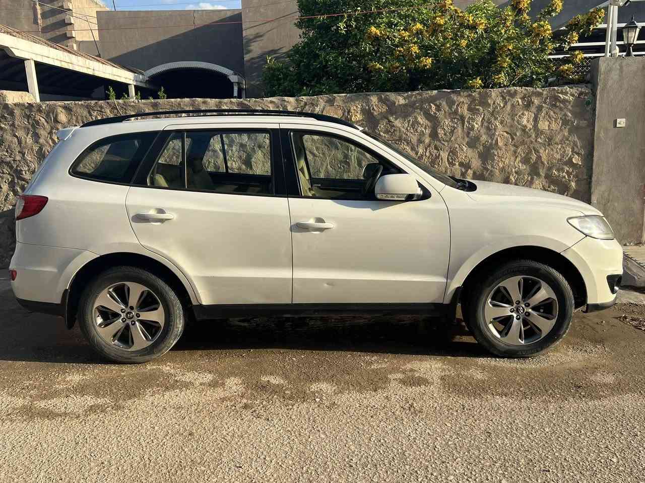 سنتافيا موديل 2012  رقم بابل بأسمي  مواصفات نص فول 7 راكب خليجي 6 سلندر مكفوله عدا  صبغ شبر بالباب الخلفي تخم تاير جديد حداديه جديده مكينه وكير خير من الله مكاني بابل الحمزه الغربي السعر ١٦٠ ومن تشوف وتقتنع بيك خير وتدلل ‭0771 353 3452‬
