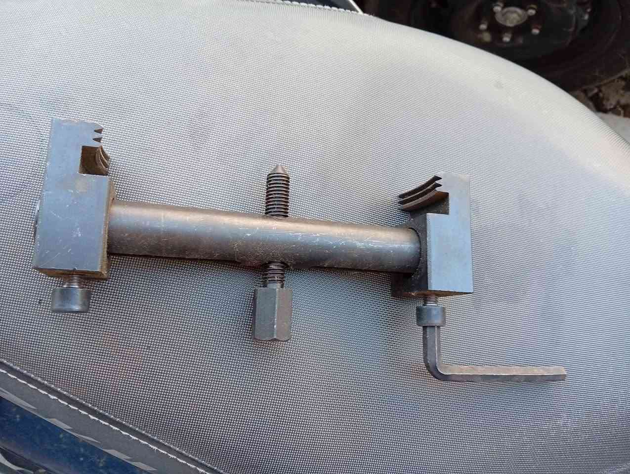 سلام عليكم فخة بولي صنع تايون جيد عمل سعر ٣٠عراقي بغداد ***********
