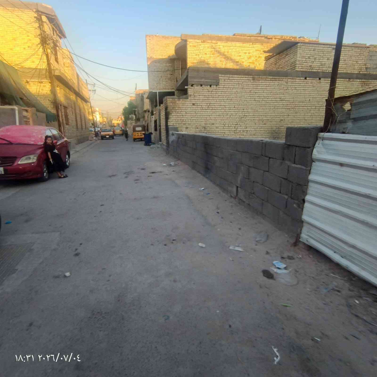 السلام عليكم كاع للبيع وره سده بدايه نزله مال غرير اول فرع عله ايدك ليمنه 75متر مي +كهرباء+مجاري كامل 
***********
