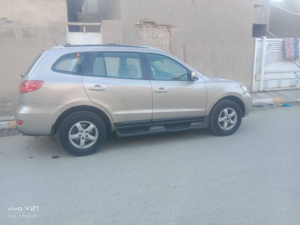 السلام عليكم سنتافيا 2007 وارد امريكي محرك 6  2700 الضرر موضح بالصوره
عنوان الفلوجه هاتف ***********
واذا مراوس كيا حمل اقبل
السعر 110 ورقه
