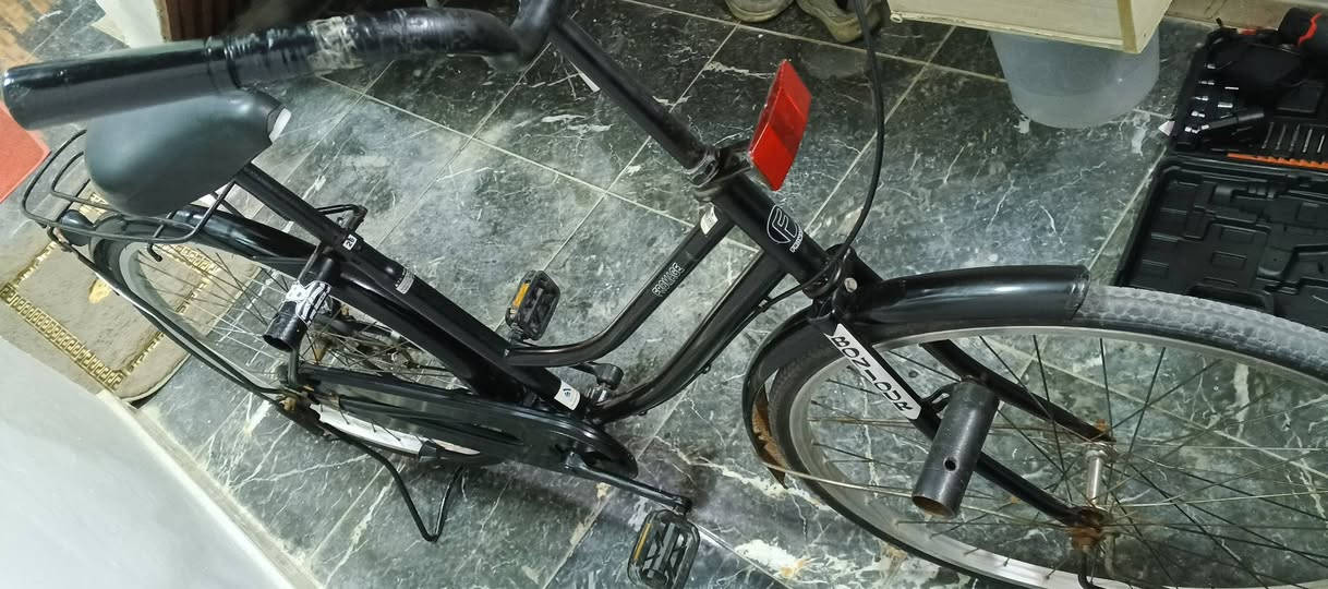 بايسكل لبيع بصره قبله نضافه مالته ١٠٠./.سعر ١٣٠بي مجال قليل رقم تليفون واساب ***********
