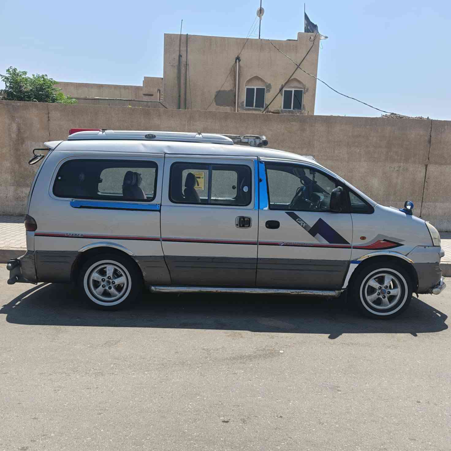 اعيد النشر بسبب وعود كاذبه 

البيع استاركس 2007 كير اكسن مكفولات 
محرك بي خيط بخار بدون تنقيص 
السنويه 2027 مكان واسط الصويرة مكلف بلنشر 
***********
