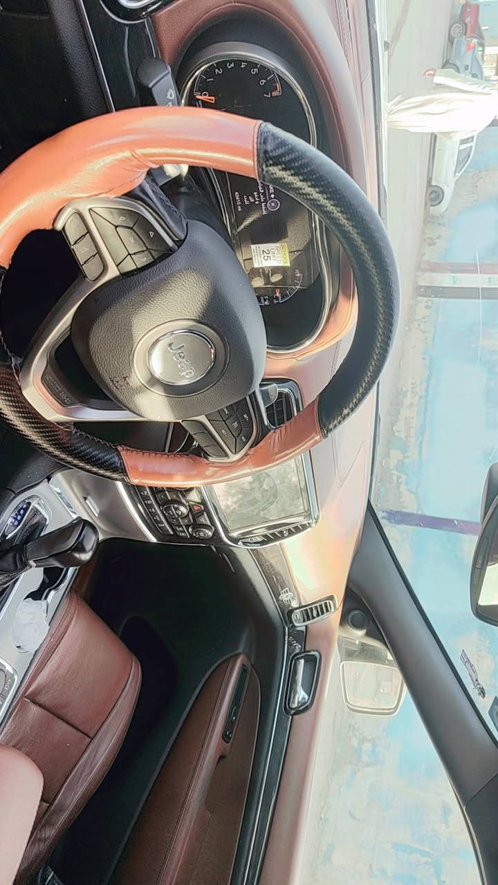 السلام عليكم
جيب شيروكي 2020
 خليجي فول فول 
ماشيه 43
السعر 295
موبايل ***********
السونار مع الصور
