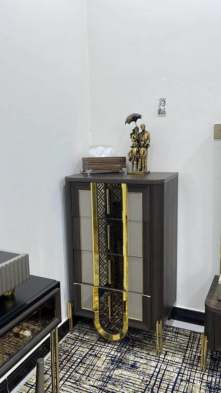 السلام عليكم غرفه نوم تركي تتكون من 9قطع الغرفه جديده ماخذه ب4مليون والحالياً اريد ابيعه لغرض التغيير السعر المطلوب 2مليون وبيها مجال مكاني البصره ابي الخصيب 
رقم تلفوني *********** البصرة, العراق
