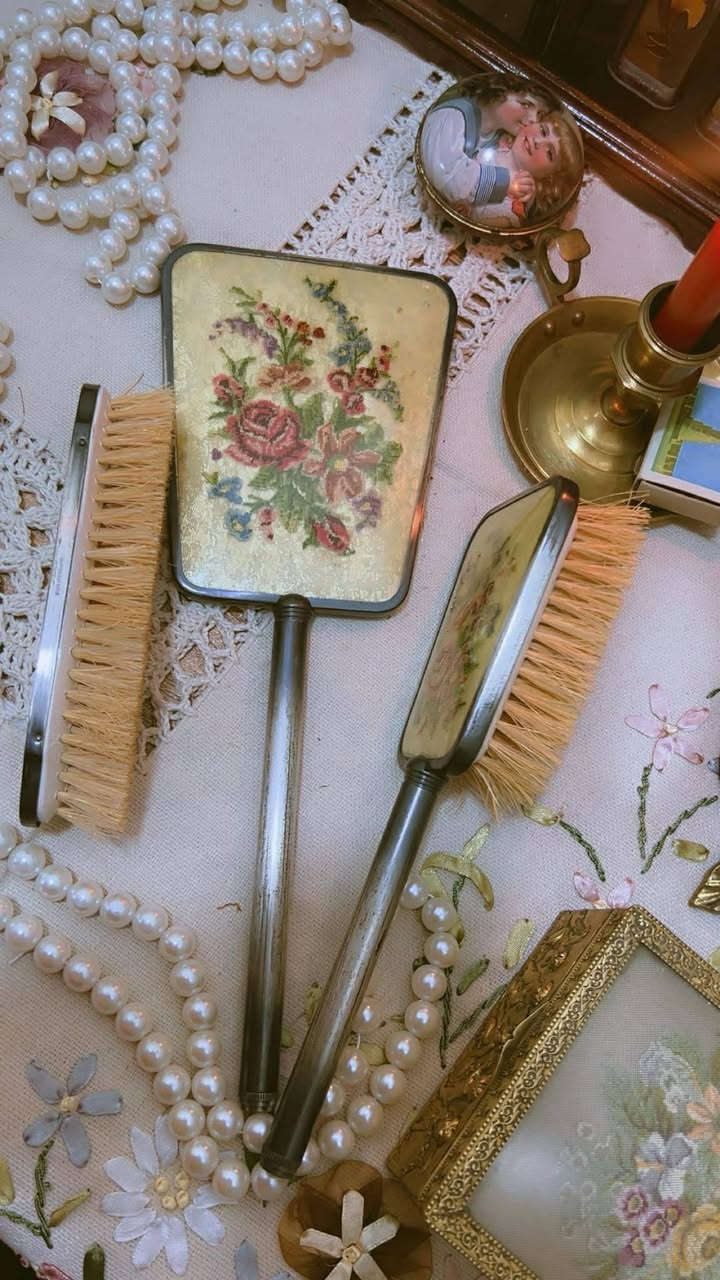 سيت  فكتوري انگليزي غير مستخدم  🪞


**إذا كنت صاحب هذا الإعلان وتريد حذفه لأي سبب، رجاءا أرسل رسالة إلى الدعم الفني**