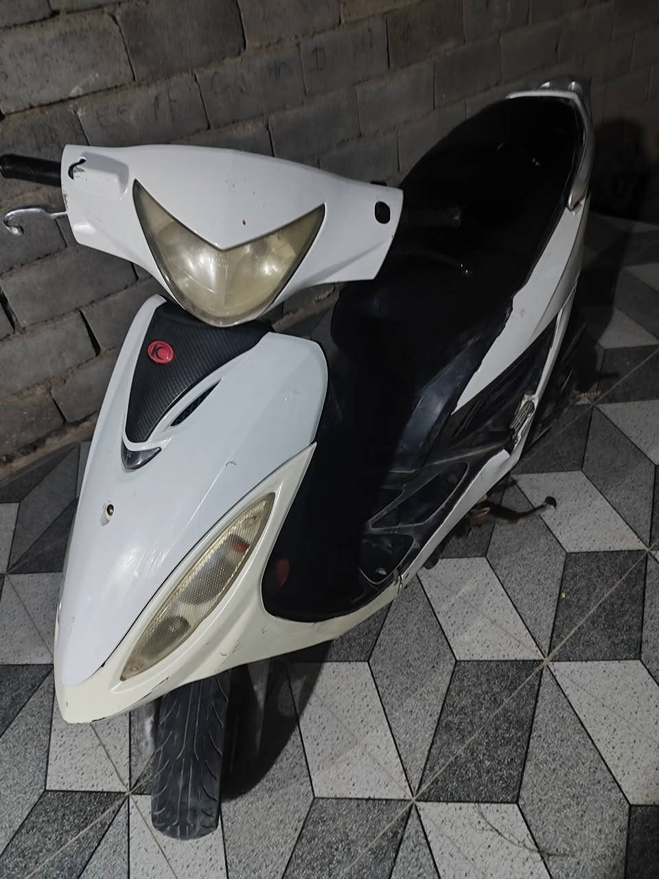 دراجة للبيع جي فور نضيفة شغالة كهربائيات سلف بيها دخان فقط *********** رفاعي
