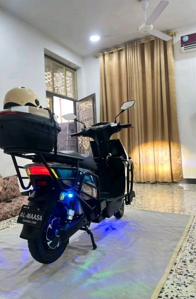 السلام عليكم دراجه للبيع دراجه نضيفه 6 بطاريات تايرات جدد ملفها 2500 ودراجه حلوه لاستفسار أكثر الاتصال *********** السعر 930 الف
