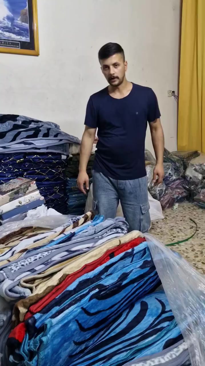 اقوى عرض بالعراق وبس يمي  المفرد صار بسعر الجمله
بطانيه ماركات حفر ليزري  نفرين قياس كبير 
الوزن 3 كيلو  من حقك تفحص الطلب بوجود المندوب اذا مو نفس المواصفات ترجع وخادم وممنون 
السعر 13 والزوج 25
بدووون جنطه
متوفر توصيل لجميع محافظات العراق
بغداد ٥٠٠٠
محافظات ٧٠٠٠
للحجز مراسلة الصفحه او على رقم الواتساب 
***********
