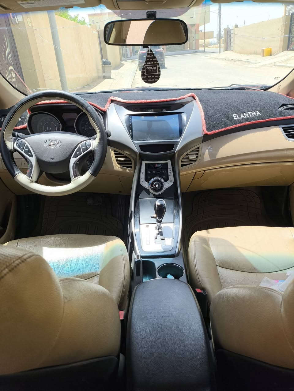 النترا موديل 11 محرك 1800 المرغوب 
مواصفات فول 
فتحة سقف 
تحكمات ستيرن 
شاشة كاميرا
تدفئة كشنات 
اشارات بالمراية

ماشية قليل 
مابيها صرف ولا تبخير 
ضررها جاملغ خلفي 
***********
سنوية لحد 2027
