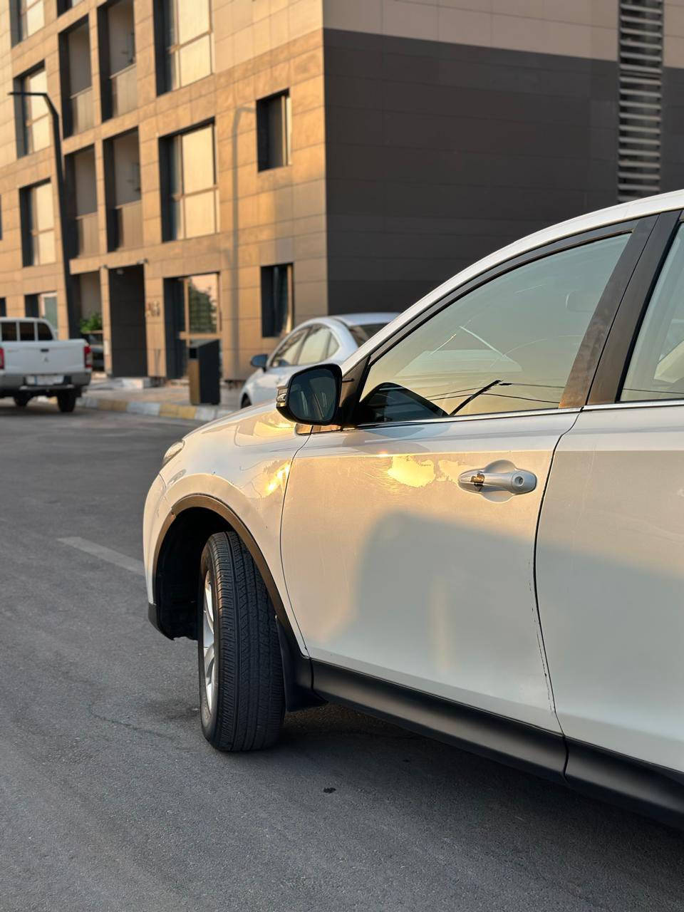 (مكلف بالنشر)  سلام عليكم راف فور 2015 مكفوله من الدعاميه للدعاميه السياره خير من الله كير مكينه شرط تبريد ثلج الموصفات الستندر سويج شاشه صغيره السياره حيل مرتبه وبالعافيه على الي ياخذها 
السعر (150ورقه ) وبيها مجال حگ الجيه 
العنوان بغداد حي الجهاد الرقم ***********
