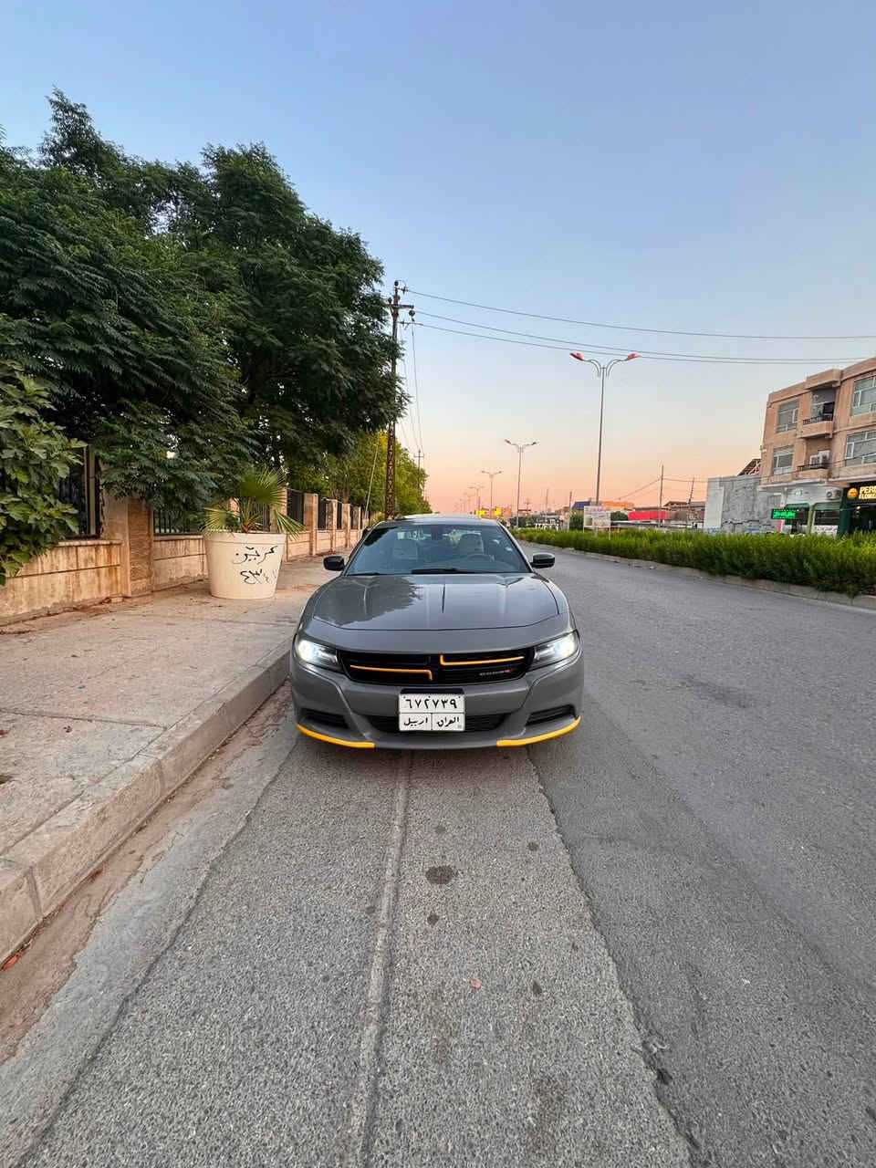 السلام عليكم
للبيع دوج جارجر 2019
sxt 
السيارة فول مواصفات عدة الرادار الامامي 
المحرك ٦سلندر 3600
الرقم اربيل هزة جديدة 
السيارة باسمي تحويل مباشر 
السيارة فول مواصفات 
كشنات كهرباء وتدفئة وتبريد وجلد والمقاعد الخلفية تدفئة كامرة خلفية حساس خلفي بصمة تشغيل عن بعد 
فتحة سقف مري قلاب عند رجوع للخلف كشنات خزن ميموري تبريد ثلج 
نضام توقف السيارة عند الرجوع للخلف والباب مفتوح والشاشة وسط والتحكم بالاعدادات عن طريق الشاشة وبعد هواي تفاصيل السيارة ربع ميحتاج تصرف عليهة السيارة ماشية ٢١٠الف كم 
حادث السيارة موجود بالصور
السعر ٢٢٠ورقة السيارة عليهة غرامات ٨٠٠الف ينزل من السعر 
الرقم :***********
وبي واتساب
