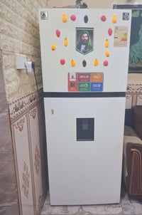 ثلاجه • حجم كبير • ما تبرد