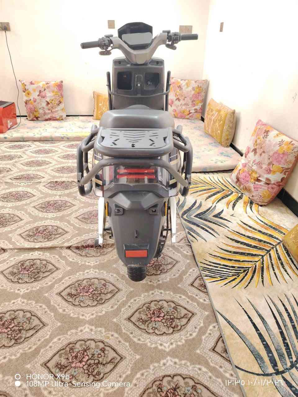 يا الله السلام عليكم دراجه شحن للبيع نقصها ضعف بالبطاريات جديده الدراجه    مكانها تقاطع درويش حي التراث سعر 400 رقم الهاتف  ***********
