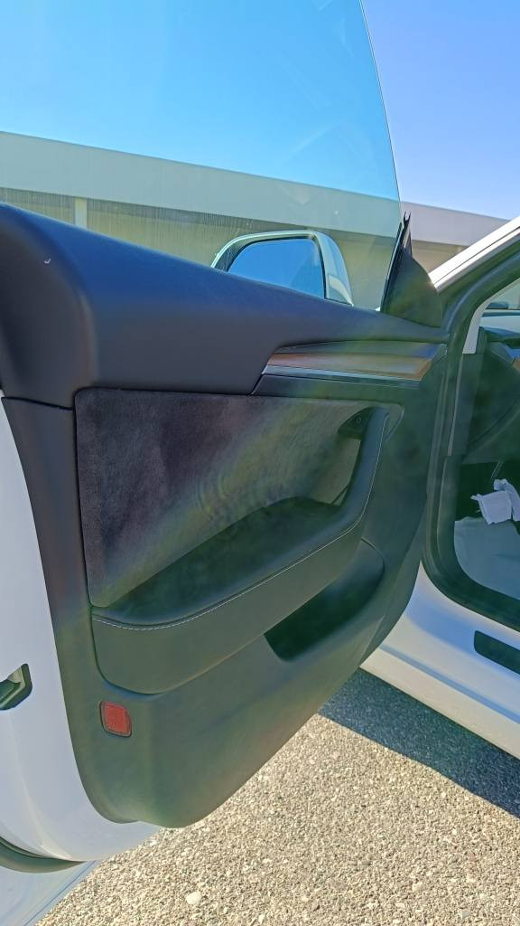 تيسلا دبل بطارية بالاضافة الى مسافةت بعيدة دفع رباعي 
اونلاين تكدر تربطهة على تلفون لو ساعة ذكية 
ضرر جاملغ وبنيد صبغ وصور الحادث بالمنشور 
بدون دواخل  ايرباكات بلادي 
سنوية 2030 
بأسمي السيارة تحويل ثاني يوم 
السيارة كاملة مكملة جاهزة من كلشي ما تحتاج اي مصرف 

للاستفسار 0️⃣7️⃣7️⃣1️⃣5️⃣9️⃣0️⃣6️⃣8️⃣3️⃣2️⃣
*********** أربيل, العراق
