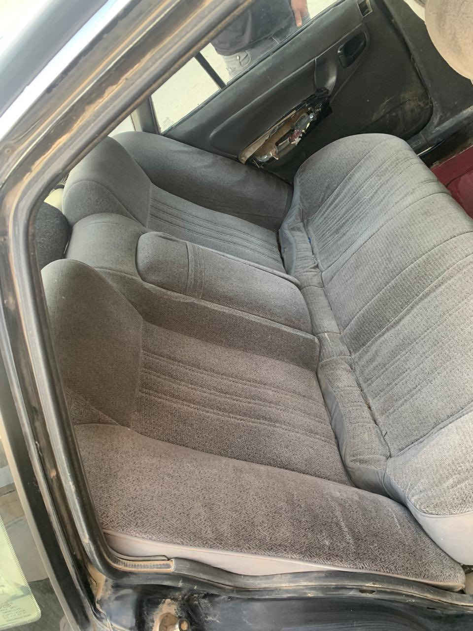 السلام عليكم
برنس موديل 1994
كير عادي
محرك 2000
رقم صلاح الدين ار
تخم تاير جديد
والشكل كدامك 
للبيع او المراوس 
***********
