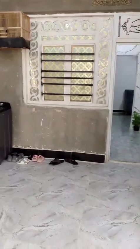 دار للبيع مساحه 100متر مربع زراعي حي العسكري قريب مدرسه المربد بناء بلوك خدمات ماي ومجاري وكهرباء يبعد عن تبليط تقريبن 100 متر السعر اتصل على الرقم ***********
