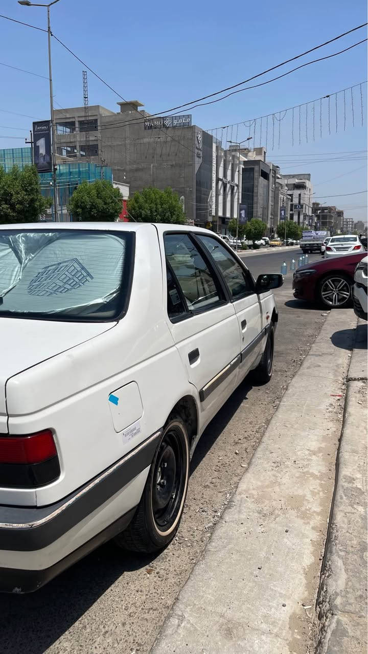السلام عليكم 
بيجو 405 رقم بابل الدولي الجديد هزه ورقم السياره ادامه كامله عليها تخم تاير قبل شهرين وصدر كامل من مشط ستيرن وباور ودبلات وكله جديد والله كلفني المواد والعمل  600 الف تقريبا جوينات ومراوح جدد 
مكينه وكير نظيفات مابيهن اي مشكله منظومه تبريد جديده وتبريد ثلاجه بعز الضهر والحماوه متصعد فوك ربع 
بيها طخه بلدوسه وعلى وضعها موضح بلصور 
وبلنسبه للكشر واضح سونار مسوي اليوم 
السعر 35 ورقه وبيها مجال مكاني بغداد الدوره او المنصور 
*********** بغداد, العراق
