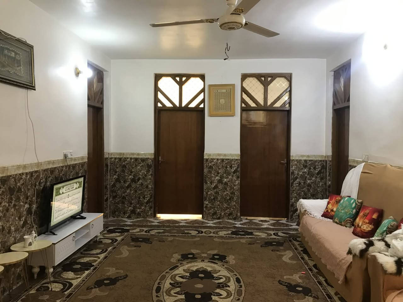 بيت للبيع مساحة ٥٥٠ متر
طابقين طابق الاول⬇️
مطبخ 
غرفتين كبار
صالة
هول 
مجمع صحيات داخلي 
صحيات خارجية 
استقبال

طابق ثانية ⬇️
صالة 
غرفتين 
استقبال
مطبخ 
مجمع صحيات

عنوان محاويل حي العسكرية شارع العريض قرب اسواق امير المعموري 

مجاري
تبليط 
بيت زراعي مشمول بطابو 

***********
