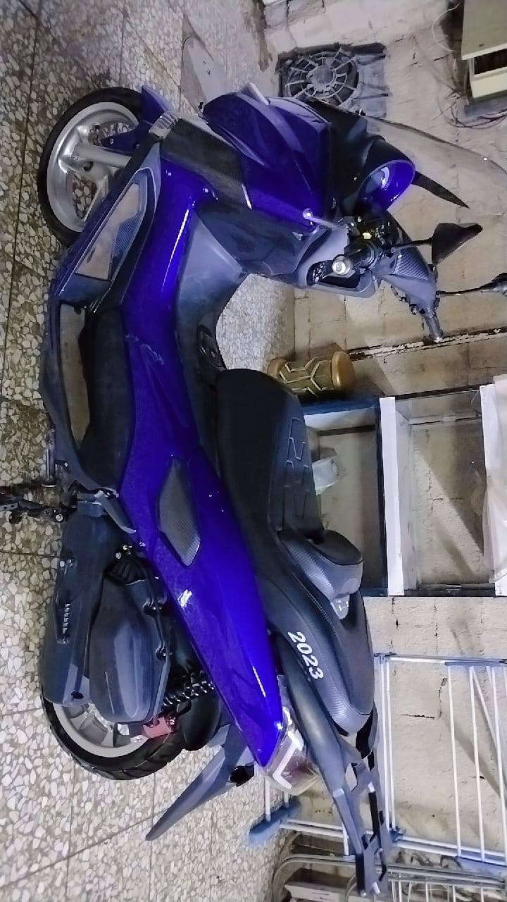 دراجه ان ماكس صيني جديده وضع الشركه موديل 2023  ماشيه 76 كيلو فقط لايت زنون حساسات اي بي اس مانع انزلاق  تشغيل عن بعد دبل بصمه السعر 900 الف  العنوان البياع الشرطه الخامسه ***********
