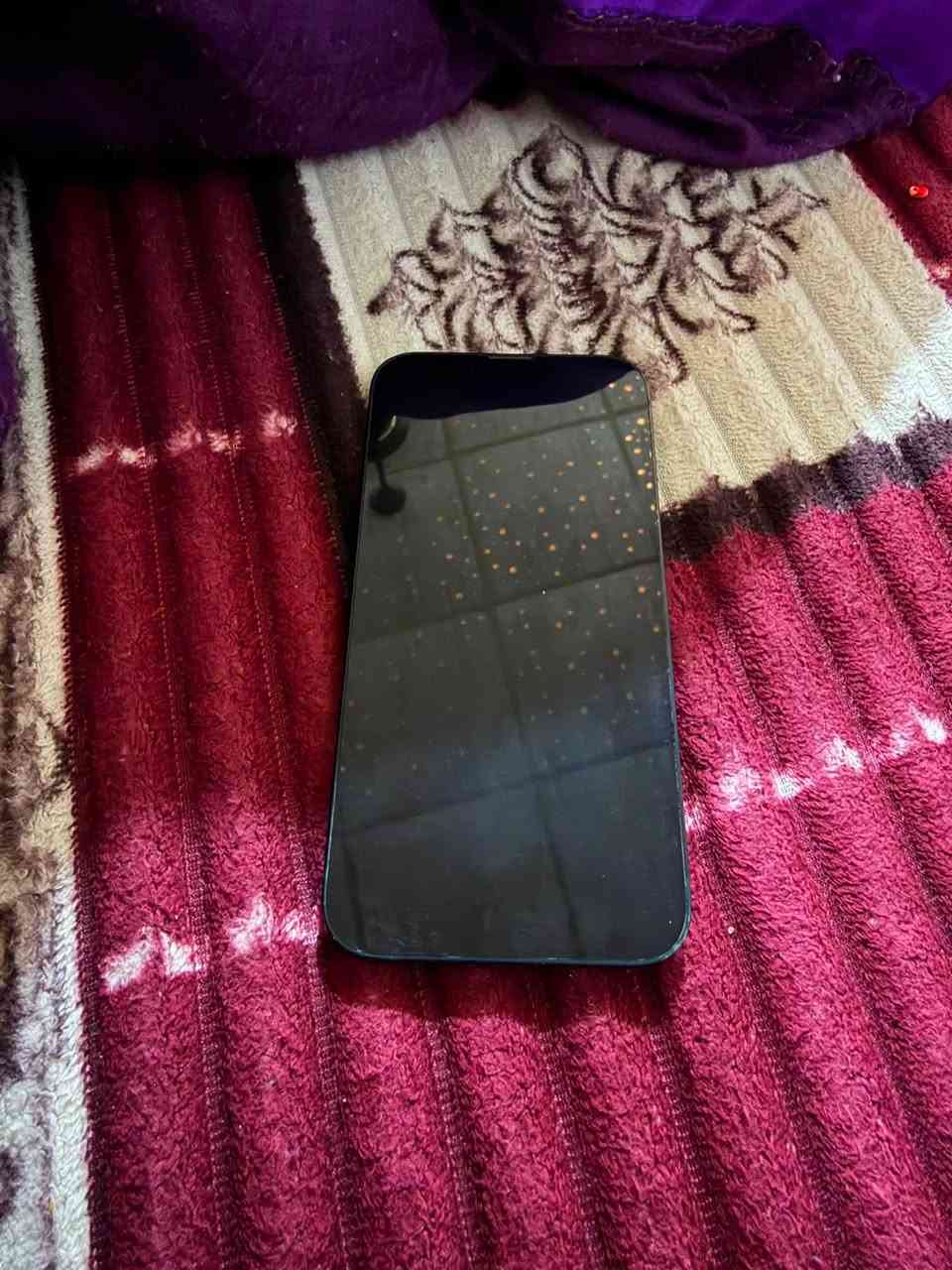 13 عادي ذاكرة 128  بطاريه 82(***********)
