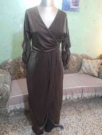 فساتين • للبيع • لكل واحد
