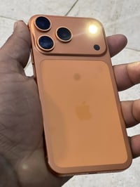 ايفون XR • ٢٥٦ • شاصي ١٧ برو