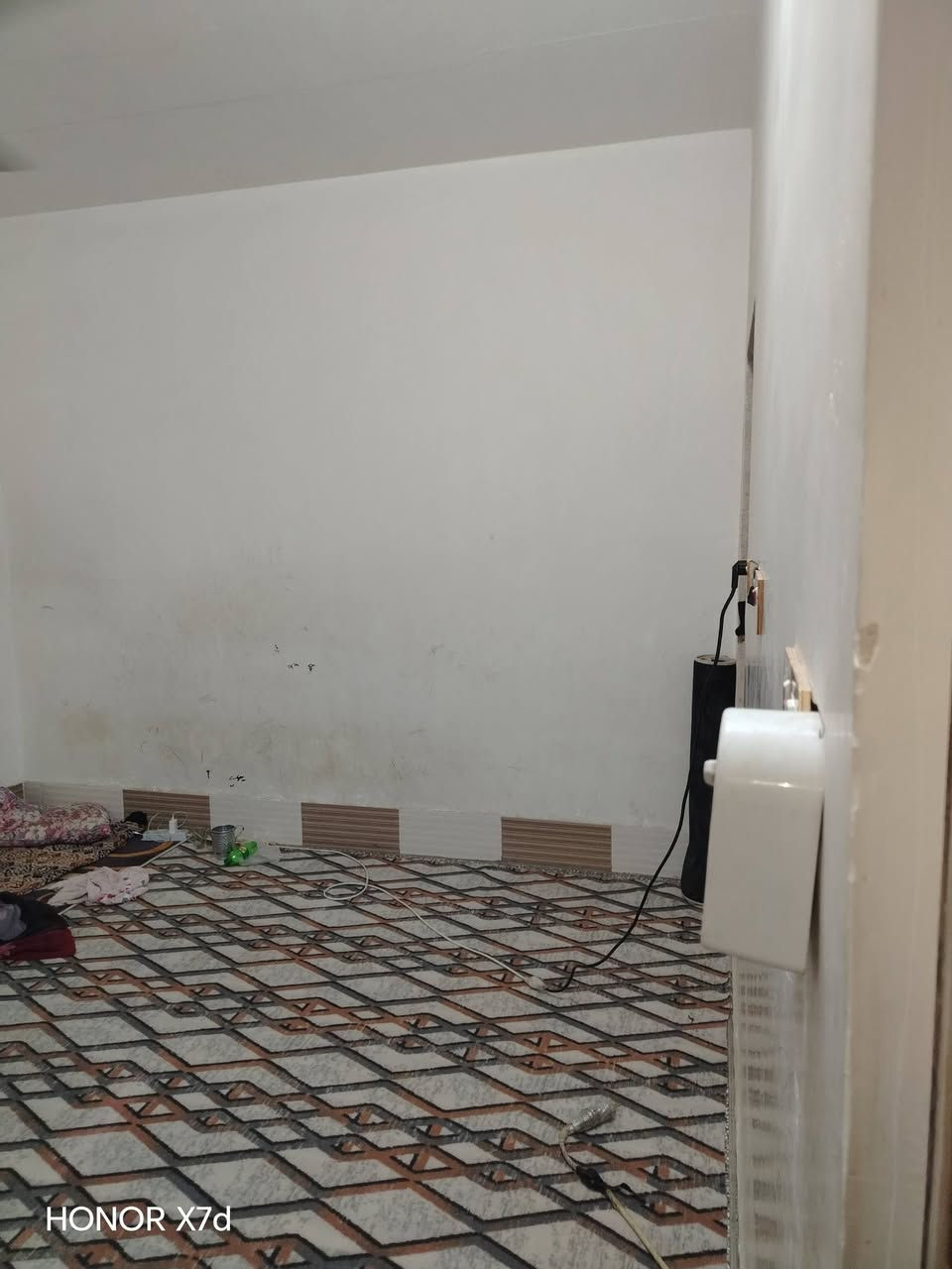 بيت للبيع زراعي ٢٠٠متر يحتوي على غرفتين نوم وصاله ومطبخ وحمامين واستقبال وحديقه موقع خان الربع عمود 173 للاستفسار اكثر الاتصال على الرقم ***********
