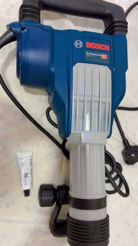 للبيع  بوش اصلي ما مستخدم  رقم الواتساب 07812353030